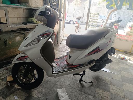 عکس تعمیرات تخصصی انواع موتور سیکلت