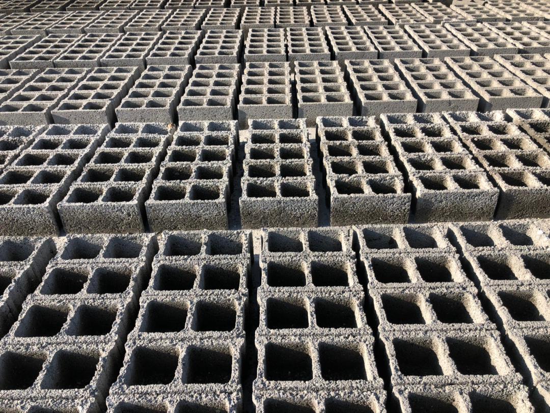 عکس مصالح ساختمانی و تولید بلوک