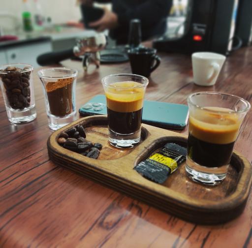 عکس کافه بستنی آبان