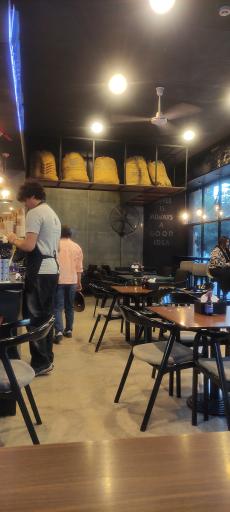 عکس کافه راموز