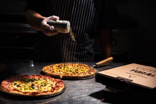 عکس پیتزا  تورال