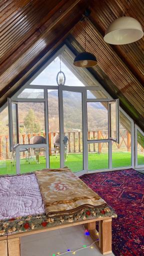 بومگردی ماه تی تی