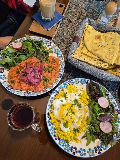 عکس کافه کتاب خانه فیروزه