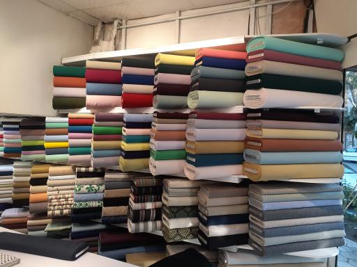 عکس پارچه قرمز