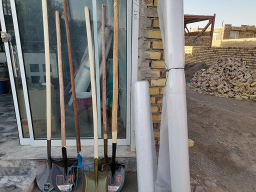 عکس رنگ و ابزار عباس