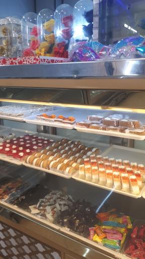 عکس کافه قنادی نخودچی 