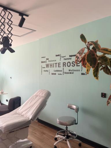 کلینیک رز سفید