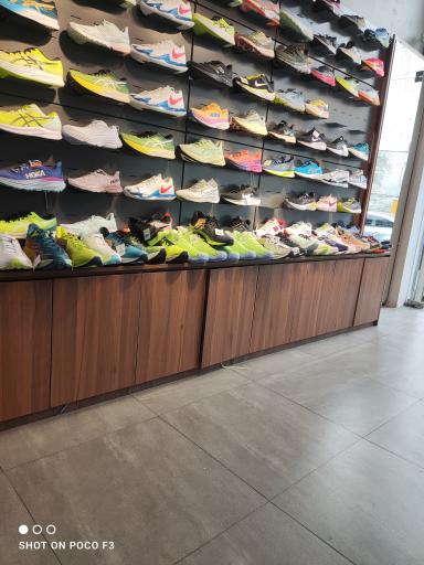 عکس فروشگاه کتونی خضری