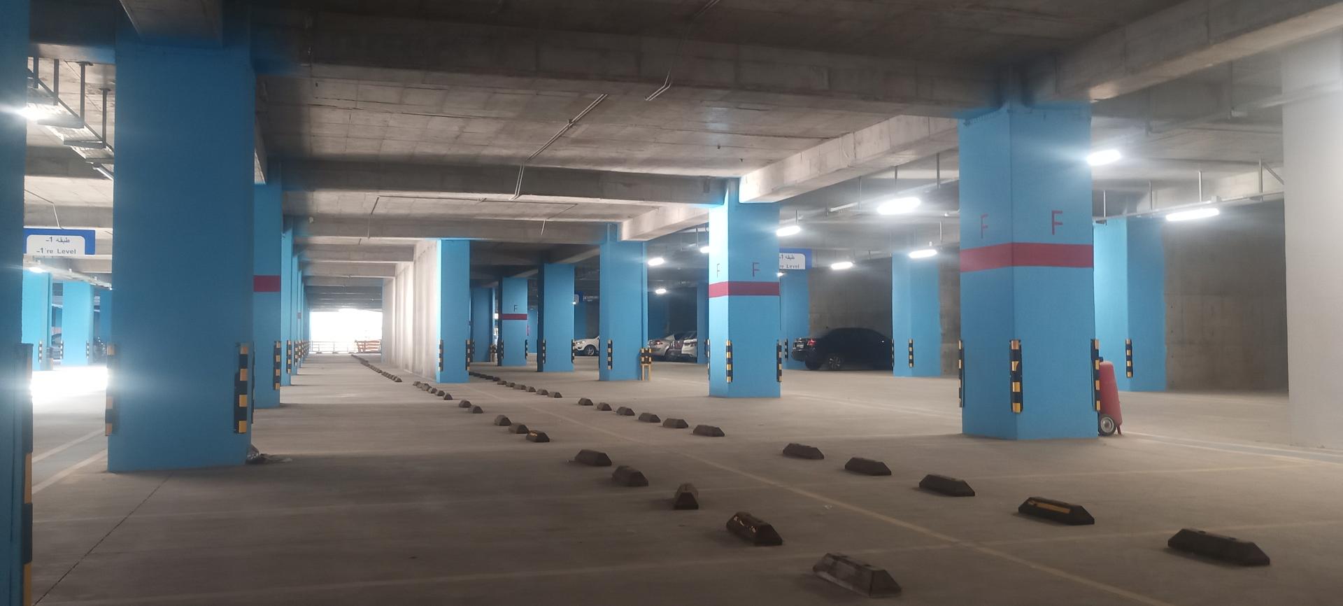 عکس پارکینگ طبقاتی بیمارستان رضوی 