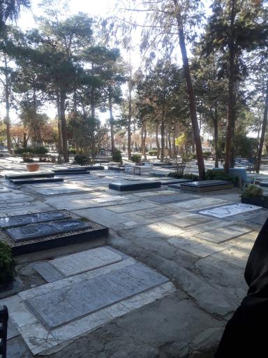 عکس آرامستان امامزاده حضرتین