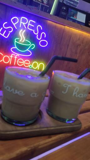 عکس کافه آن coffee on