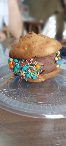 عکس فروشگاه و شیرینی سرای مرکزی نوشین