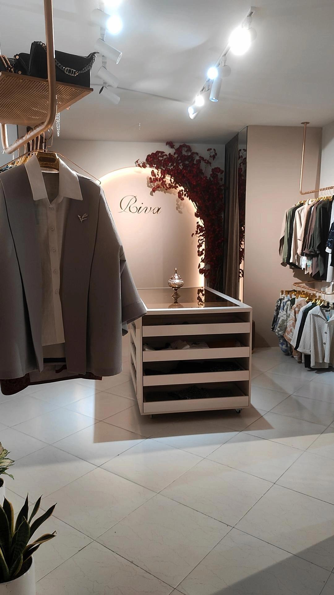 عکس گالری لباس ریوا 