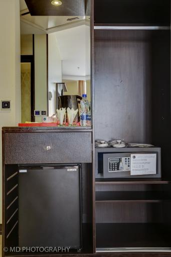 هتل بزرگ تهران