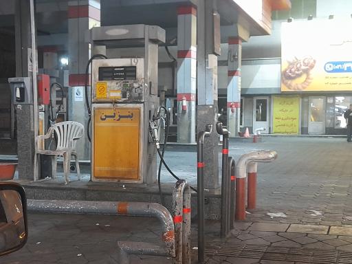عکس پمپ بنزین پاسداران