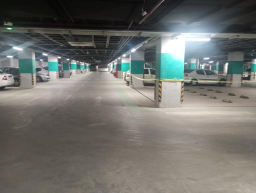 عکس پارکینگ عمومی توحید