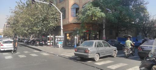 عکس بازار لاله زار تهران