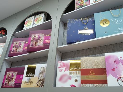 عکس کافه شیرینی کاخ