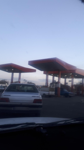 عکس پمپ بنزین و CNG