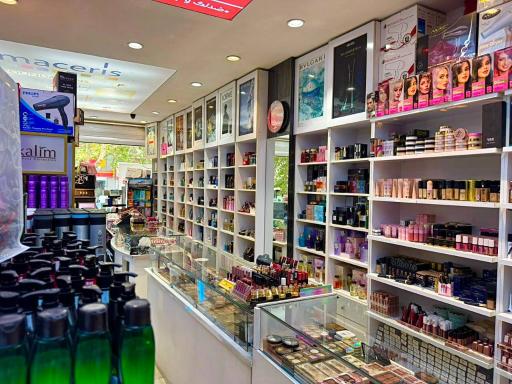 مجموعه فروشگاه های رجایی پور