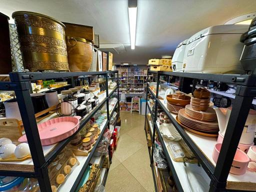 عکس مجموعه فروشگاه های رجایی پور