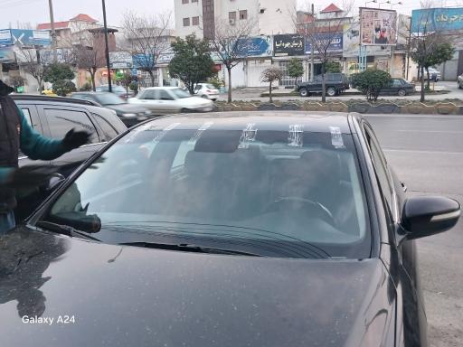 عکس شیشه اتومبیل سید