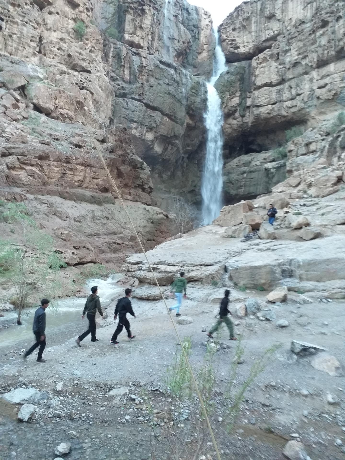 عکس آبشار دره گاهان