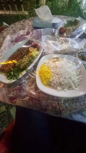 عکس باغ رستوران اعیونی