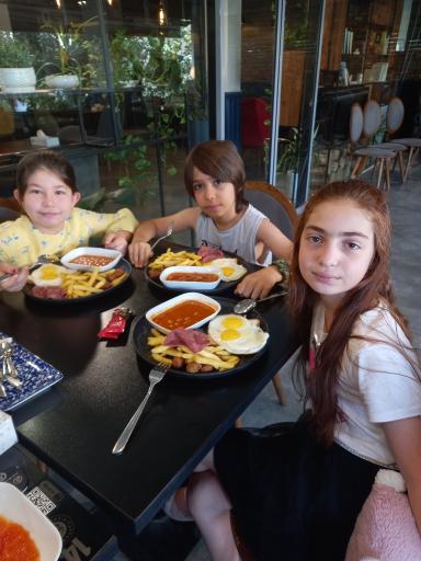 عکس کافه رستوران مانیا