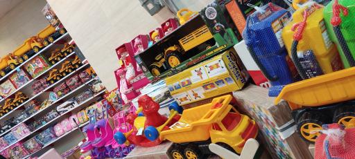 عکس پخش اسباب بازی 