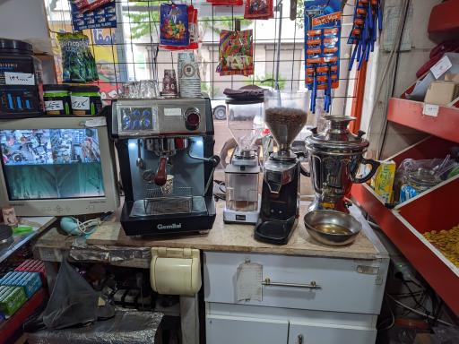 عکس سوپرمارکت و کافه محمد