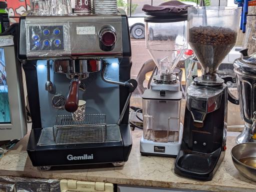 عکس سوپرمارکت و کافه محمد