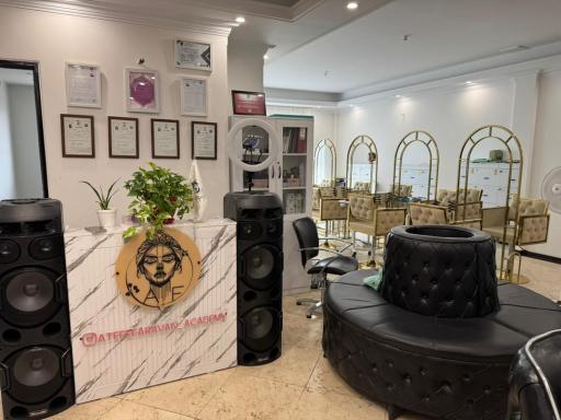 آموزشگاه مراقبت زیبایی عاطفه فراوان 