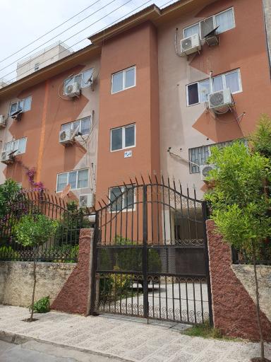 عکس ساختمان یاس ۱۲