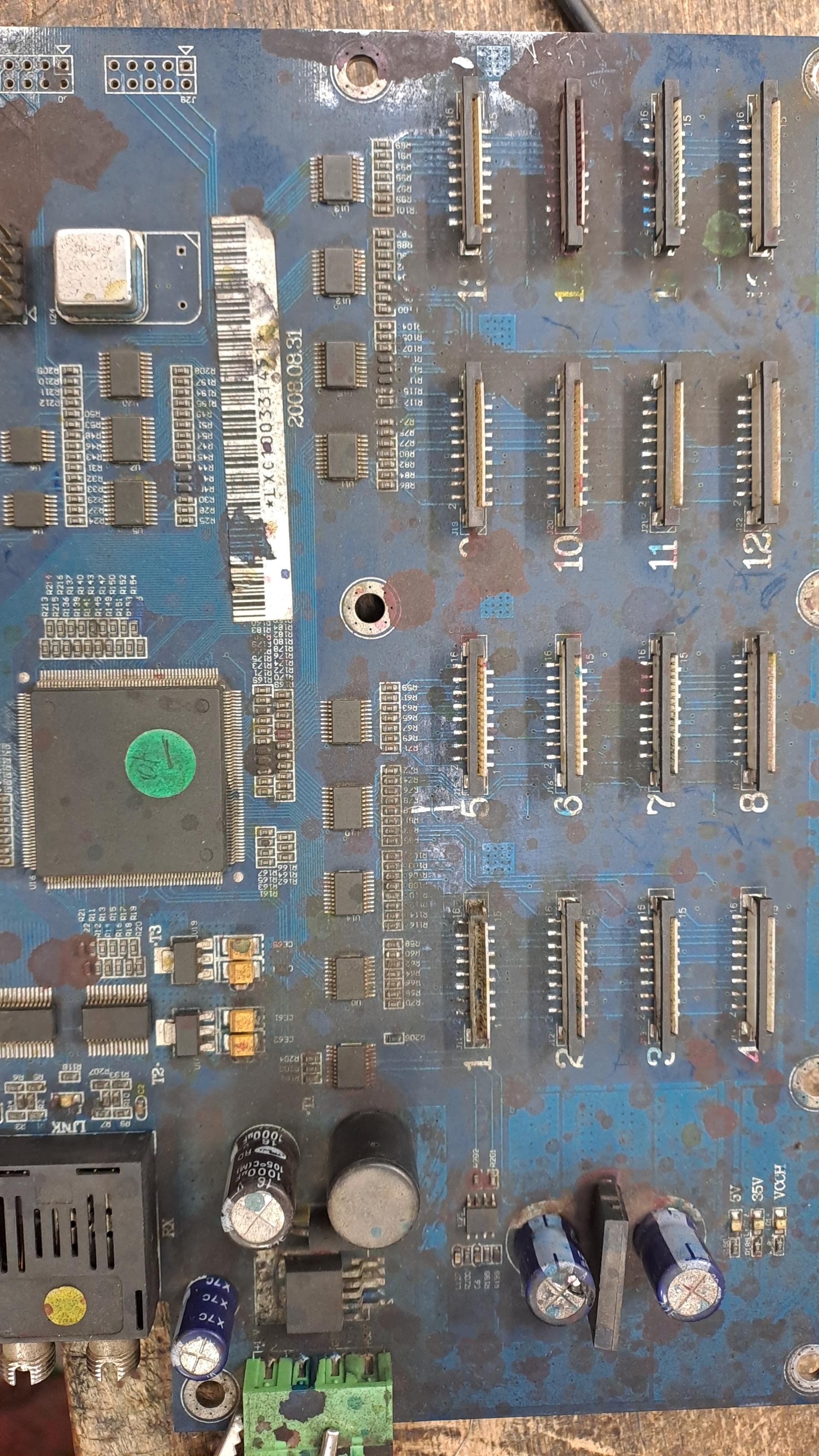 عکس تعمیرات لوازم الکترونیک مهرداد