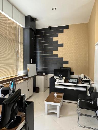 حمل و نقل بین‌المللی آسا ترابر شرق