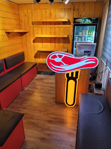 عکس تهیه غذا و مرغ بریان نمکدون