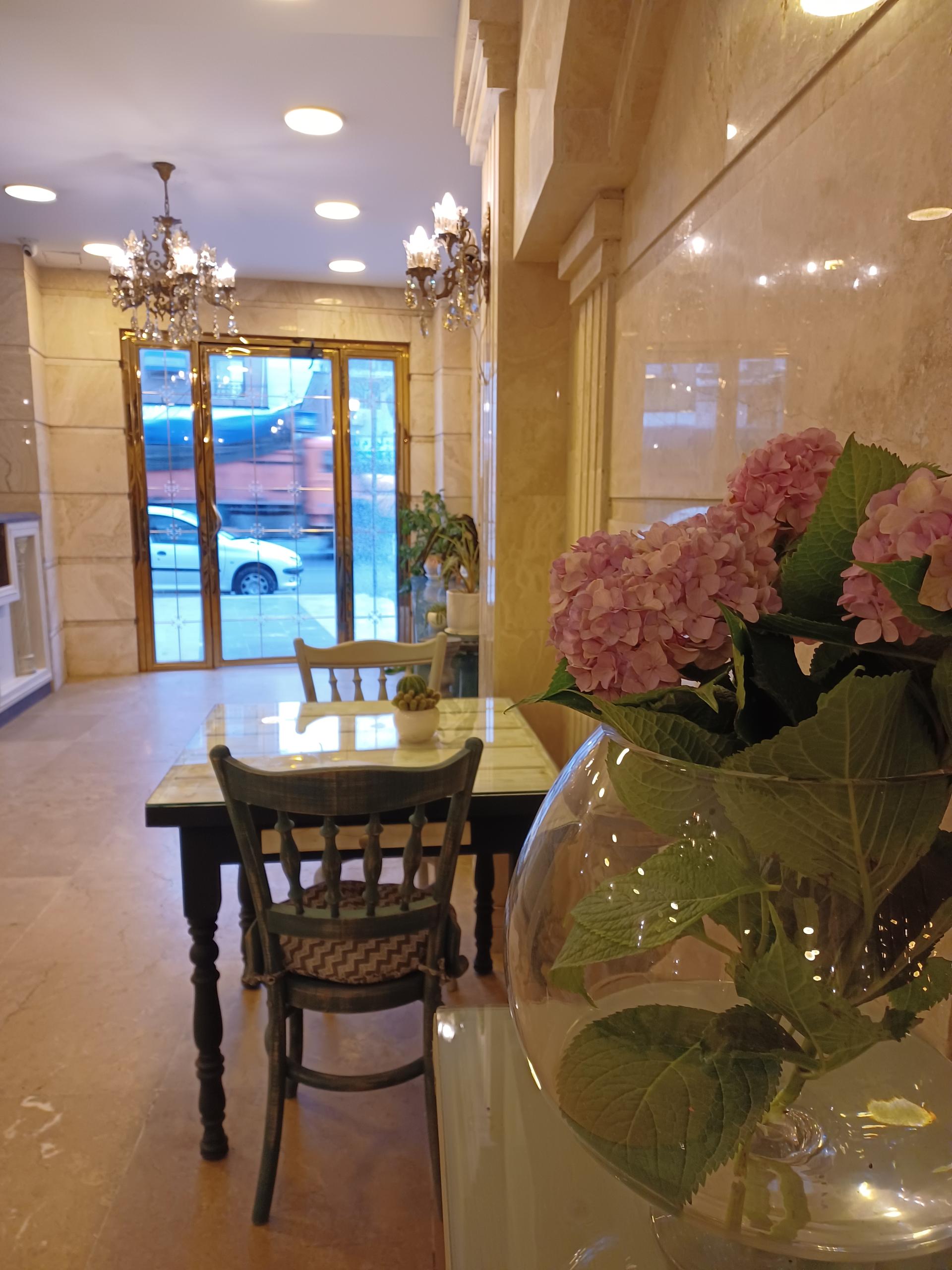 عکس هتل کیانا