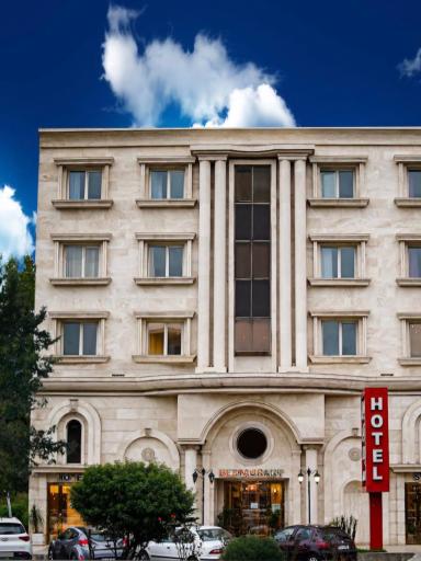 عکس هتل کیانا