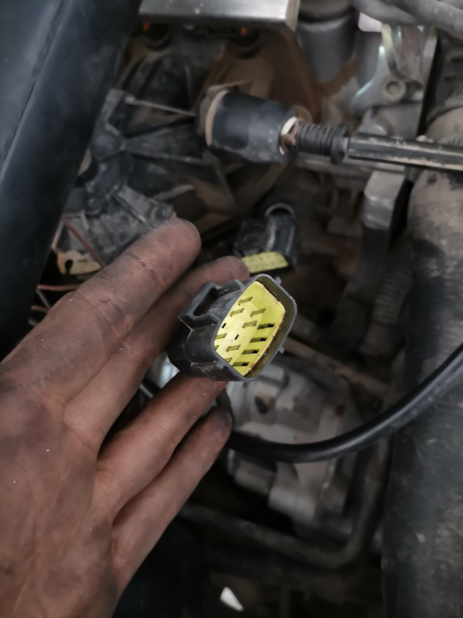 عکس تعمیرگاه برق خودرو و تنظیم موتور پوریا عباسی