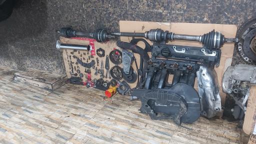 عکس کلینیک تخصصی خودرو اعتماد