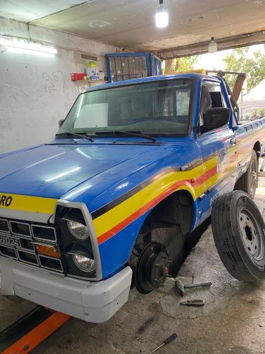 عکس تعمیرگاه اتومبیل پیرنیا