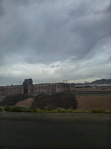 عکس قلعه و کاروان سرای سنگی