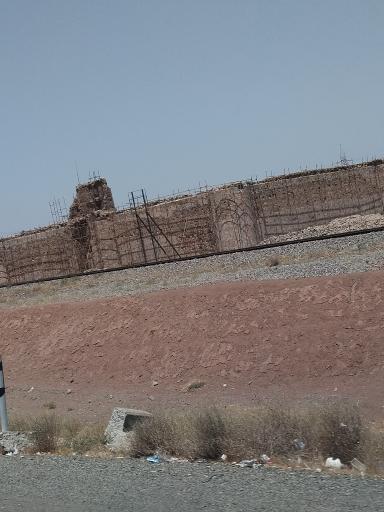 عکس قلعه و کاروان سرای سنگی