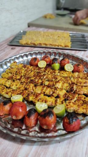 عکس تهیه غذای اندیشه