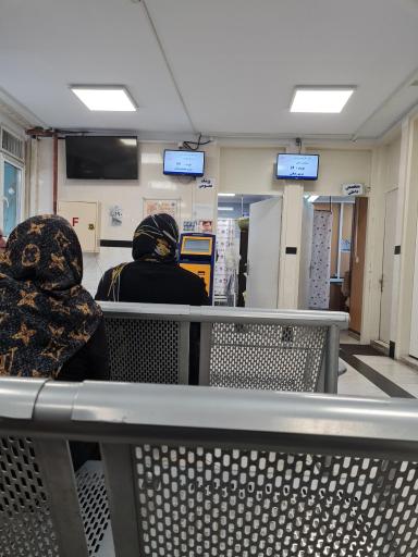 عکس درمانگاه 22 بهمن تأمین اجتماعی