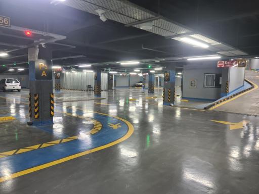 عکس پارکینگ بیمارستان عسگریه