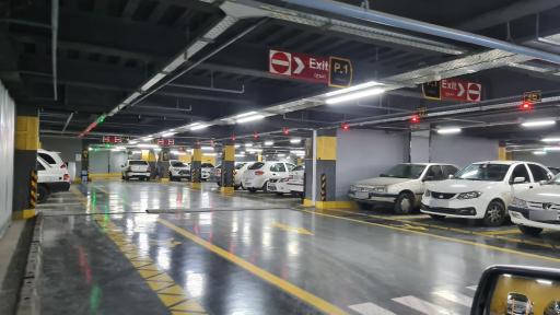 عکس پارکینگ بیمارستان عسگریه