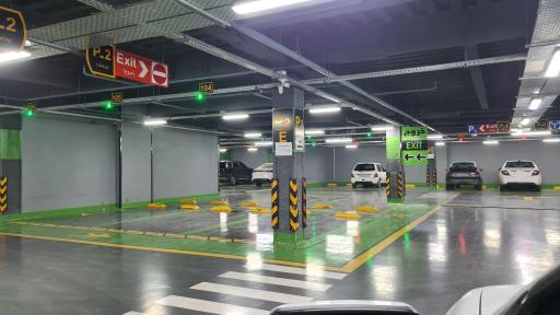 عکس پارکینگ بیمارستان عسگریه