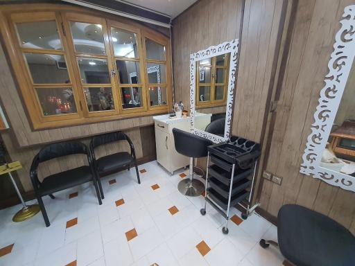 عکس سالن آرایش کیمیا بانو